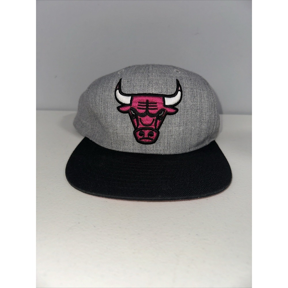 Mitchell & Ness Chicago Bulls Snapback Flat Bill Hat Cap Pink Basketball NBA